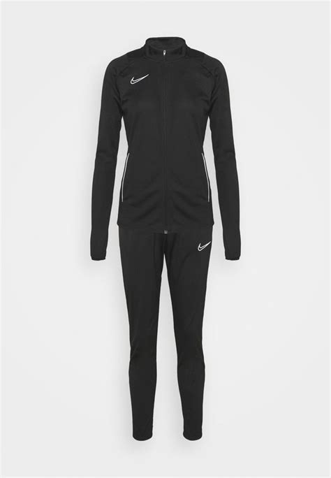 Nike Sportanzüge für Damen online shoppen.